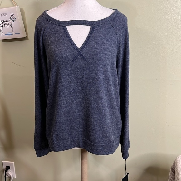 Michael Lauren Tops - Michael Lauren keyhole open neckline Blue comfy soft long sleeve lounge Top